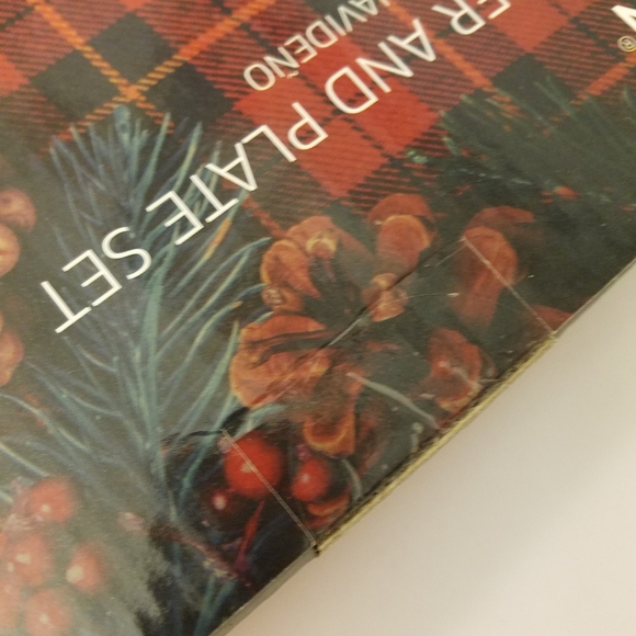 NIB Sealed Crofton 2 Piece Holiday Charger Plate Set Christmas - Picture 9 of 9